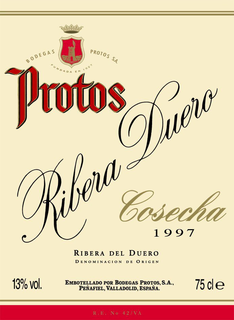 PROTOS RIBERA DUERO COSECHA 1997 RIBERA DEL DUERO DENOMINACION DE ORIGEN 13% VOL. EMBOTELLADO POR BODEGAS PROTOS, S.A., PENAFIEL, VALLADOLID, ESPANA. 75 CLE BODEGAS PROTOS S.A. FUNDANDA EN 1927 COSECHA trademark