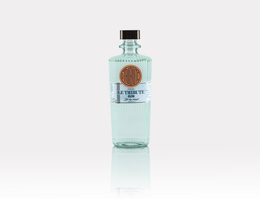LE TRIBUTE - FRESH - LE TRIBUTE GIN YET DRY ENOUGH - HANDCRAFTED - LE TRIBUTE OLD BUT NEW 700 ML GIN 43% VOL. NATURAL CITRICS trademark